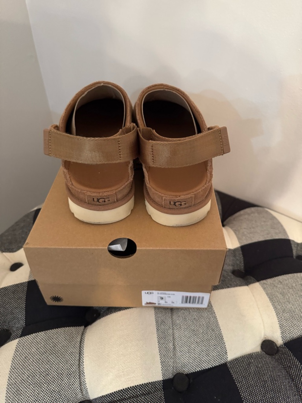 UGG Women’s Goldenstar Clog Chestnut Suede Slip-On - Picture 3 of 8